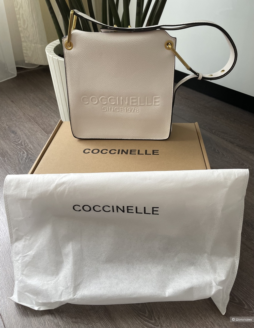 Сумка Coccinelle, 25 на 25 см