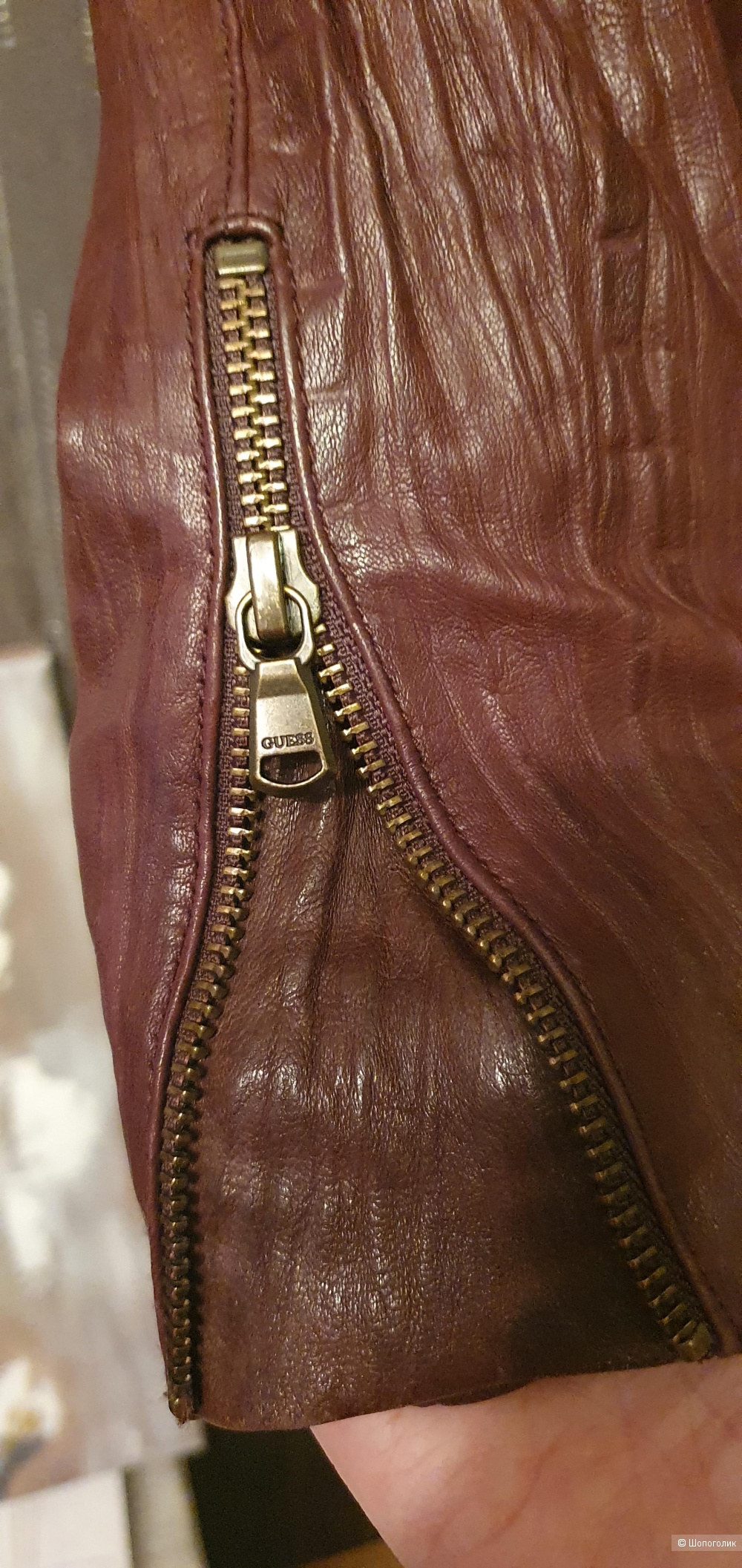 Кожаная куртка Guess, размер М