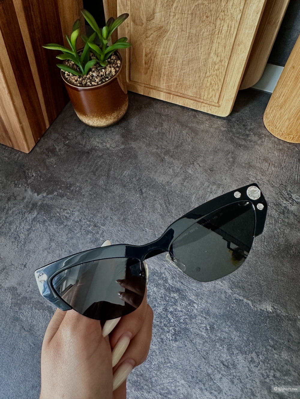 Солнцезащитные очки Miu Miu