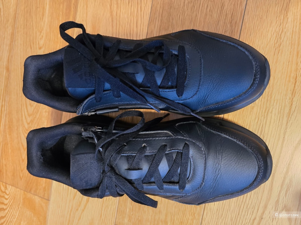 Кроссовки Adidas р.8,5 (26 см)
