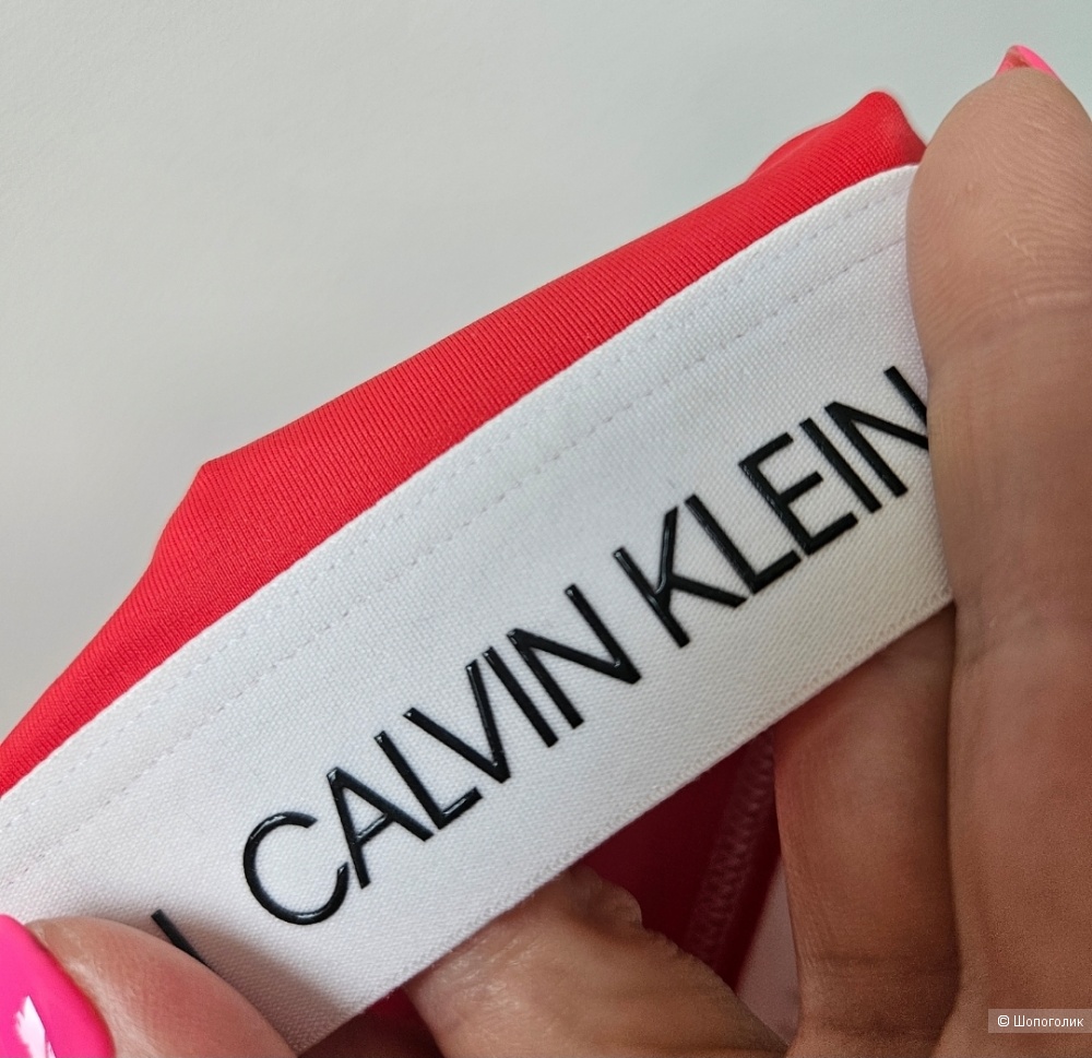 Купальный лиф Calvin Klein L, небольшой объем.