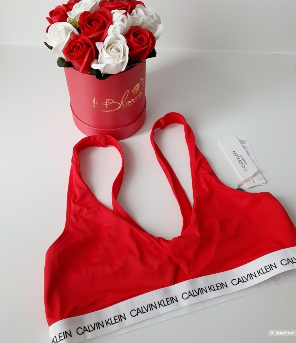 Купальный лиф Calvin Klein L, небольшой объем.