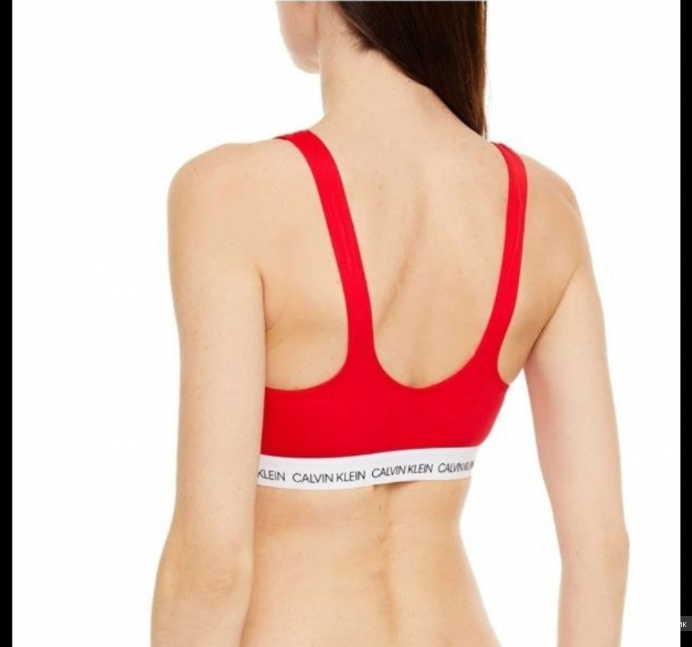 Купальный лиф Calvin Klein L, небольшой объем.