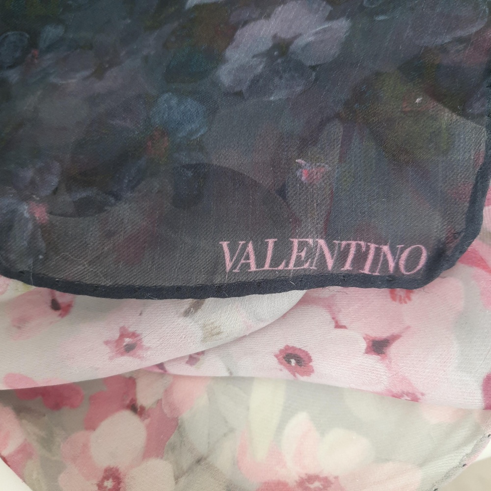 Шарф VALENTINO , р. 160 × 40 см.