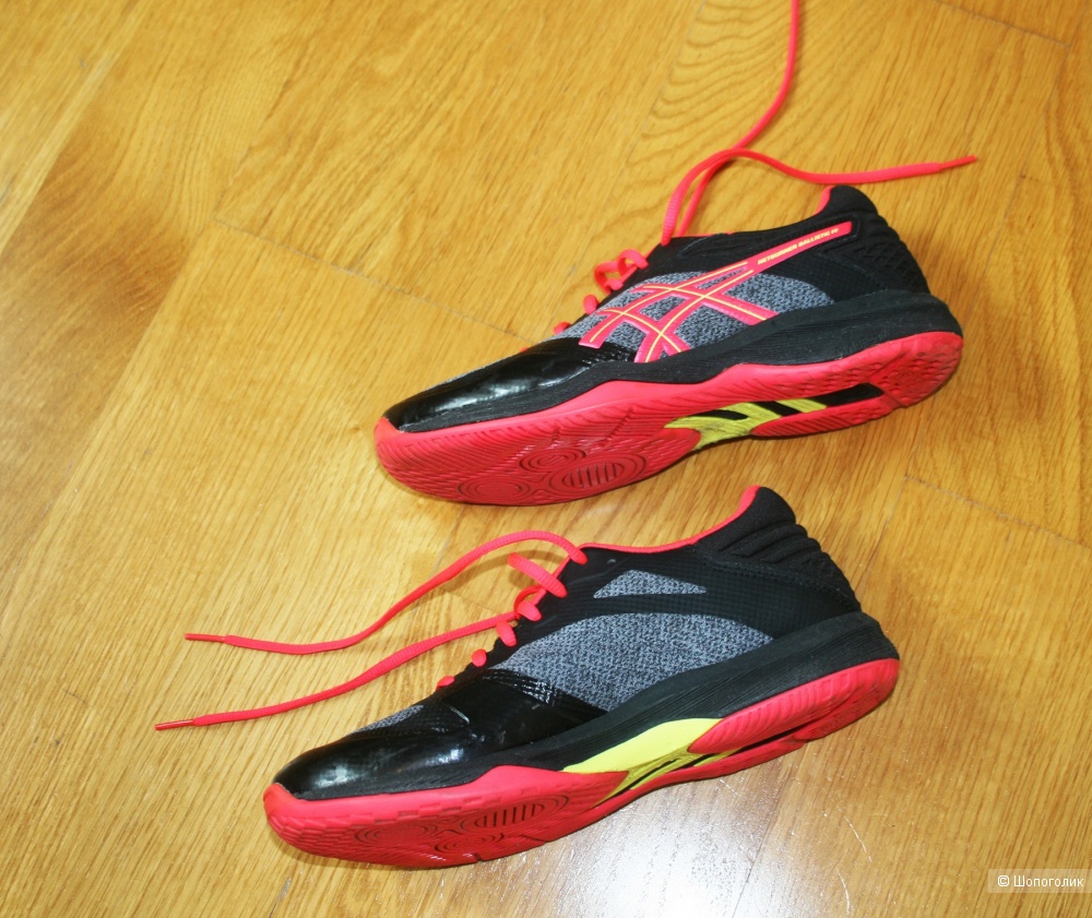 Волейбольные кроссовки Asics, размер 8,5US