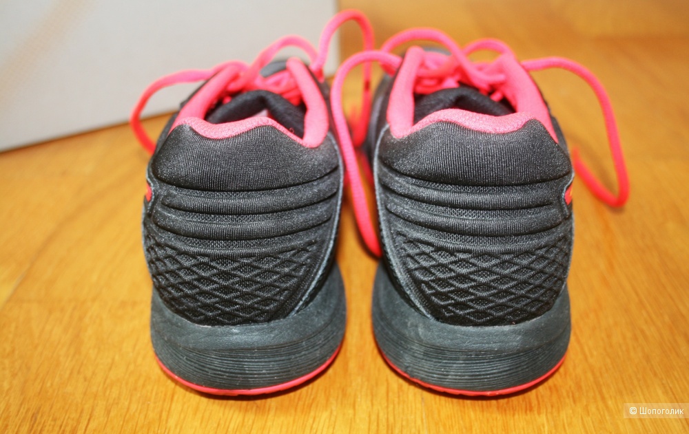 Волейбольные кроссовки Asics, размер 8,5US