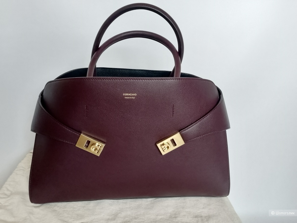 Сумка Ferragamo medium Hug, M