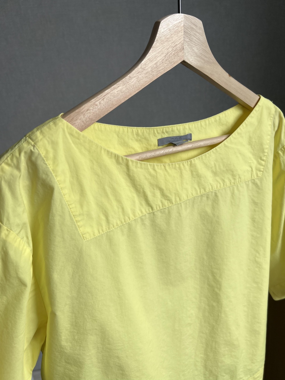 Топ COS (EUR 34, RUS 40-42)