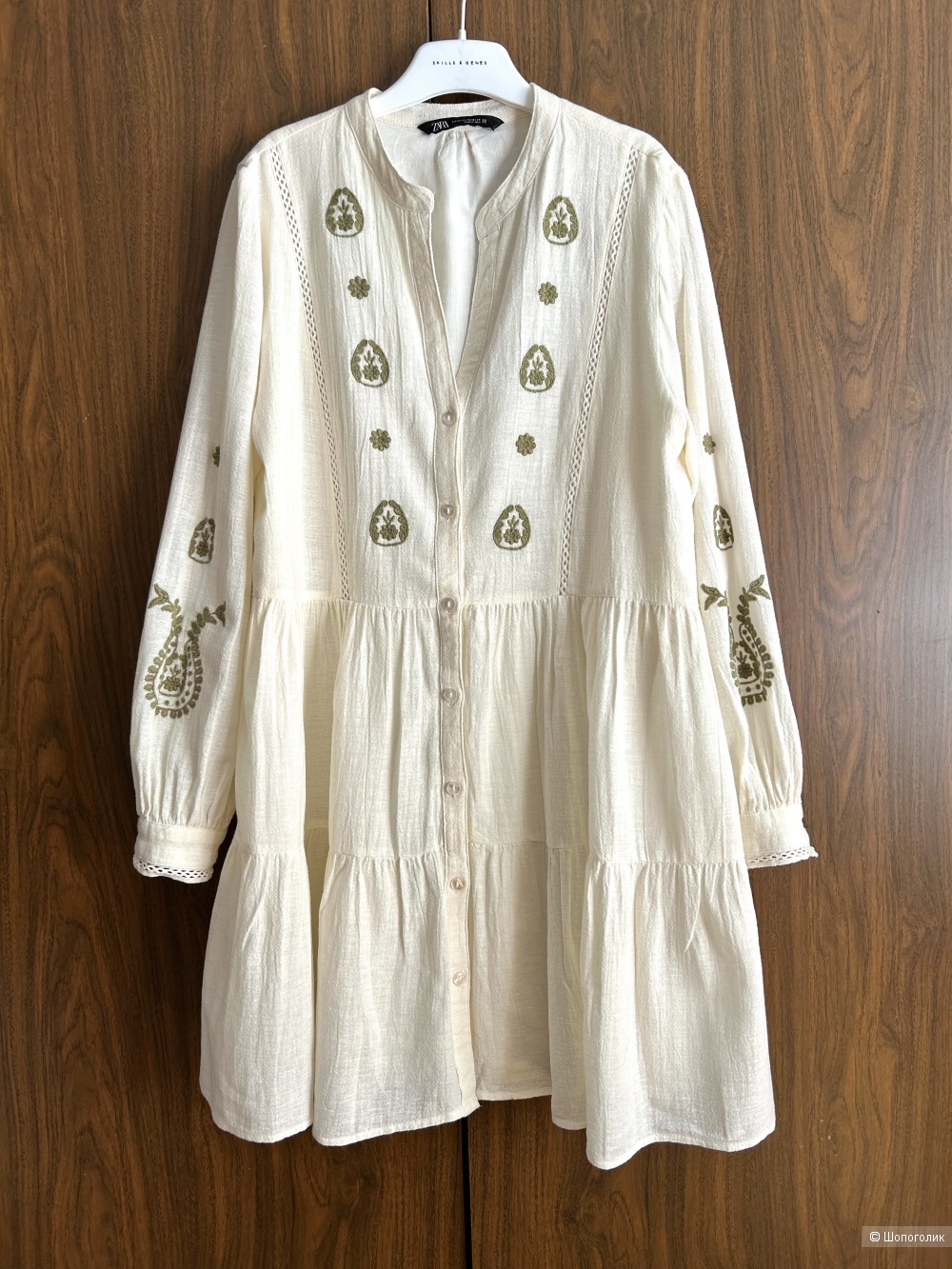 Платье ZARA. INT XS (42/44 RU)