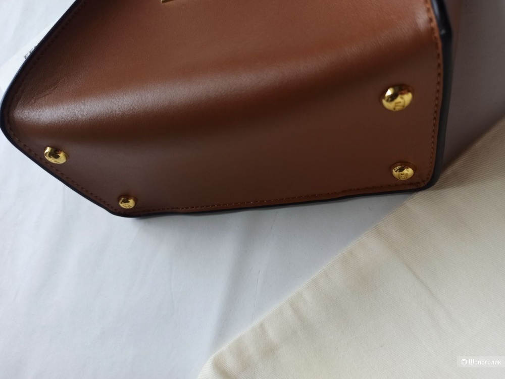 Сумка  Fendi, размер 20х17х9