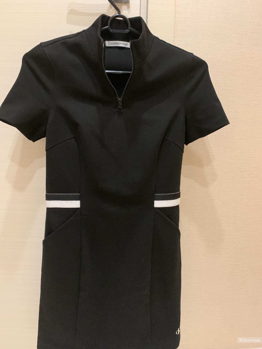 Платье Calvin Klein М