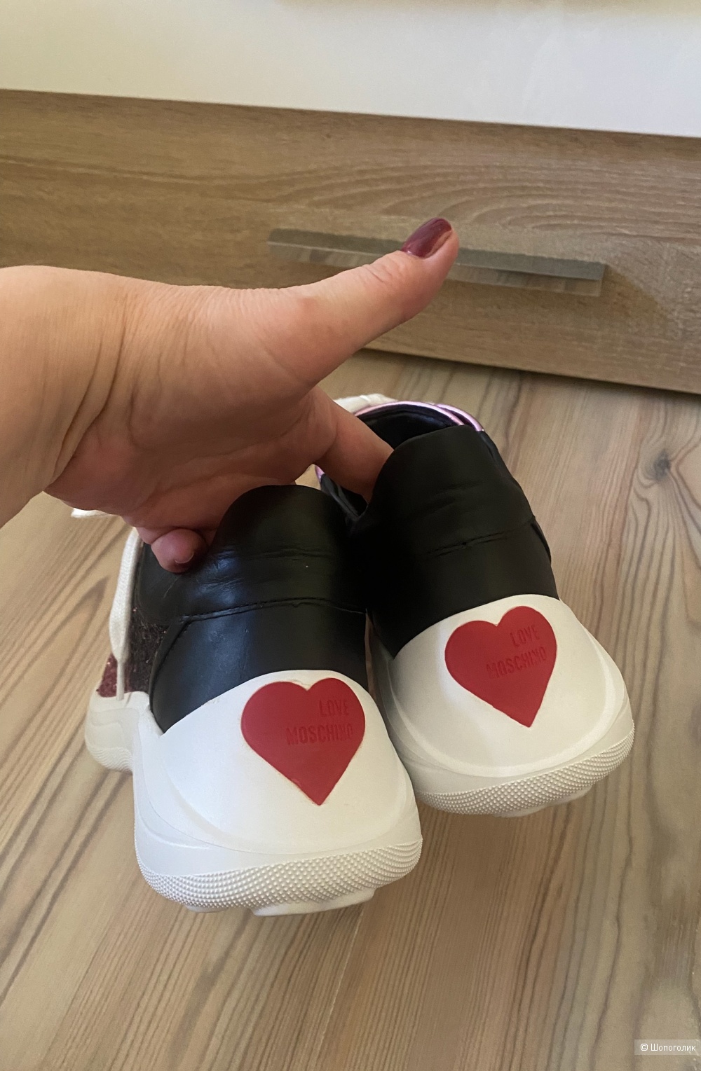 Кроссовки  LOVE Moschino.Размер фирм.39.