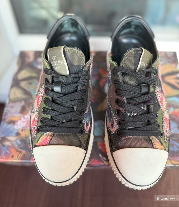 Keды Valentino 35