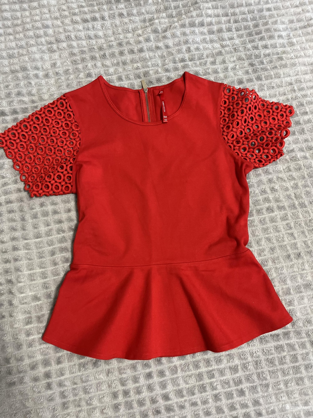 Красный топ с баской Karen Millen, S
