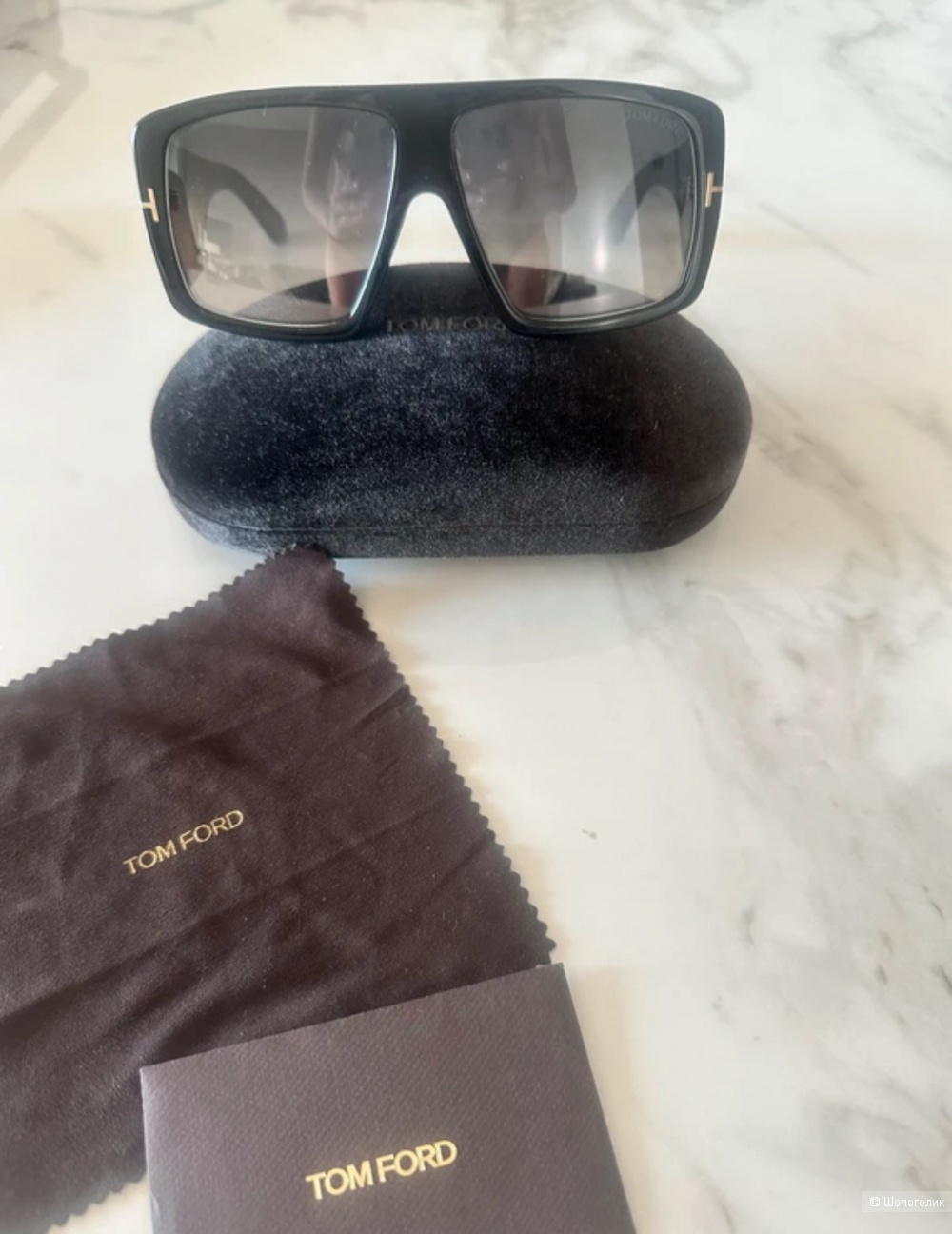Солнцезащитные очки  Tom Ford.