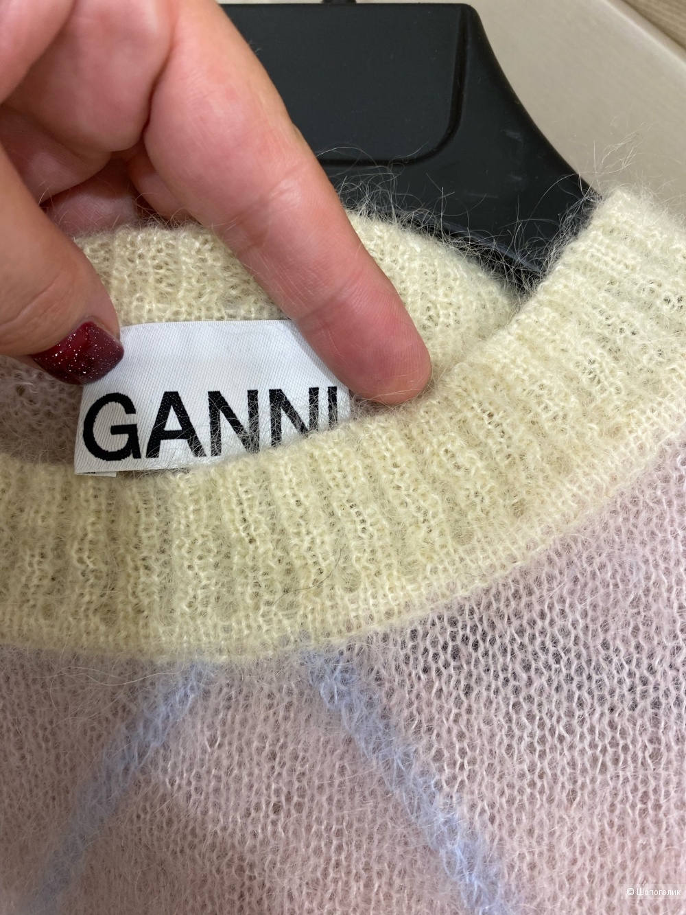 Свитер от GANNI.Размер S-XL.