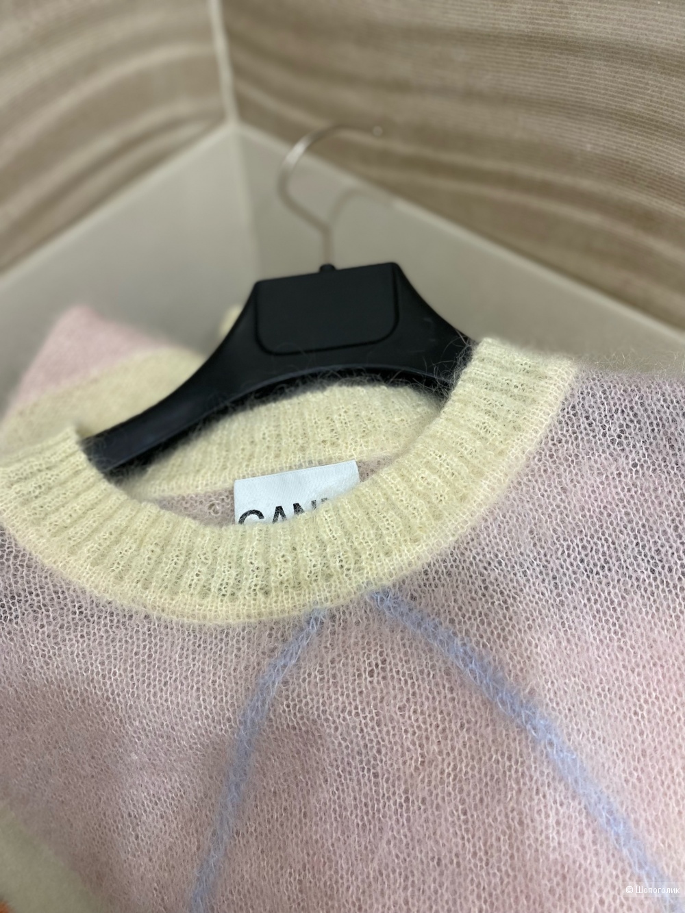 Свитер от GANNI.Размер S-XL.