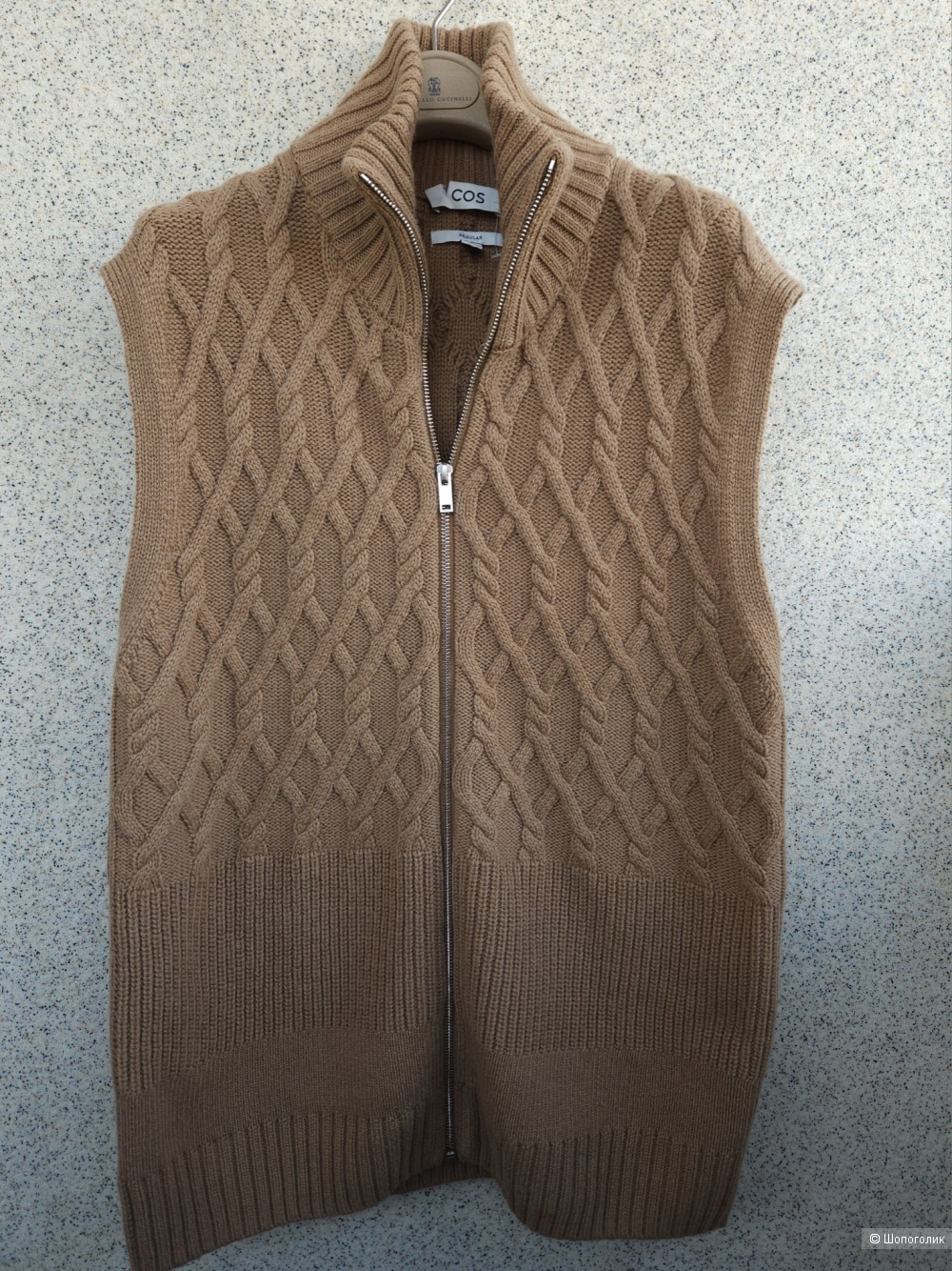 Жилет COS, 46