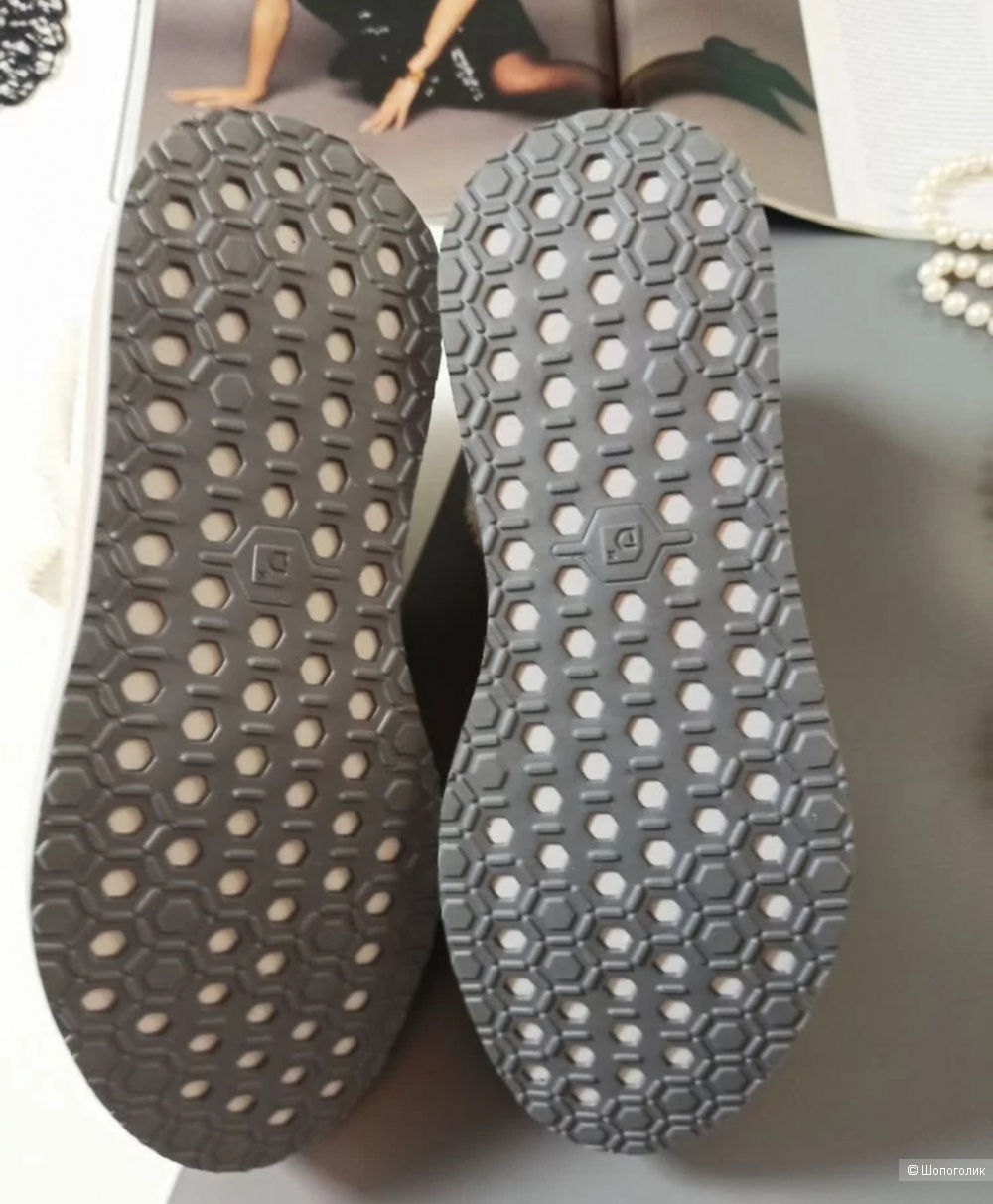 DECKERS  Зимние ботинки 40.5/41