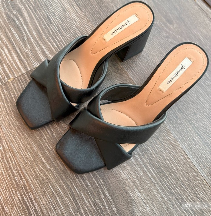 Босоножки Stradivarius р.35