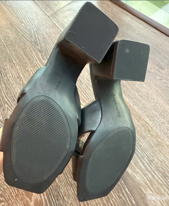Босоножки Stradivarius р.35