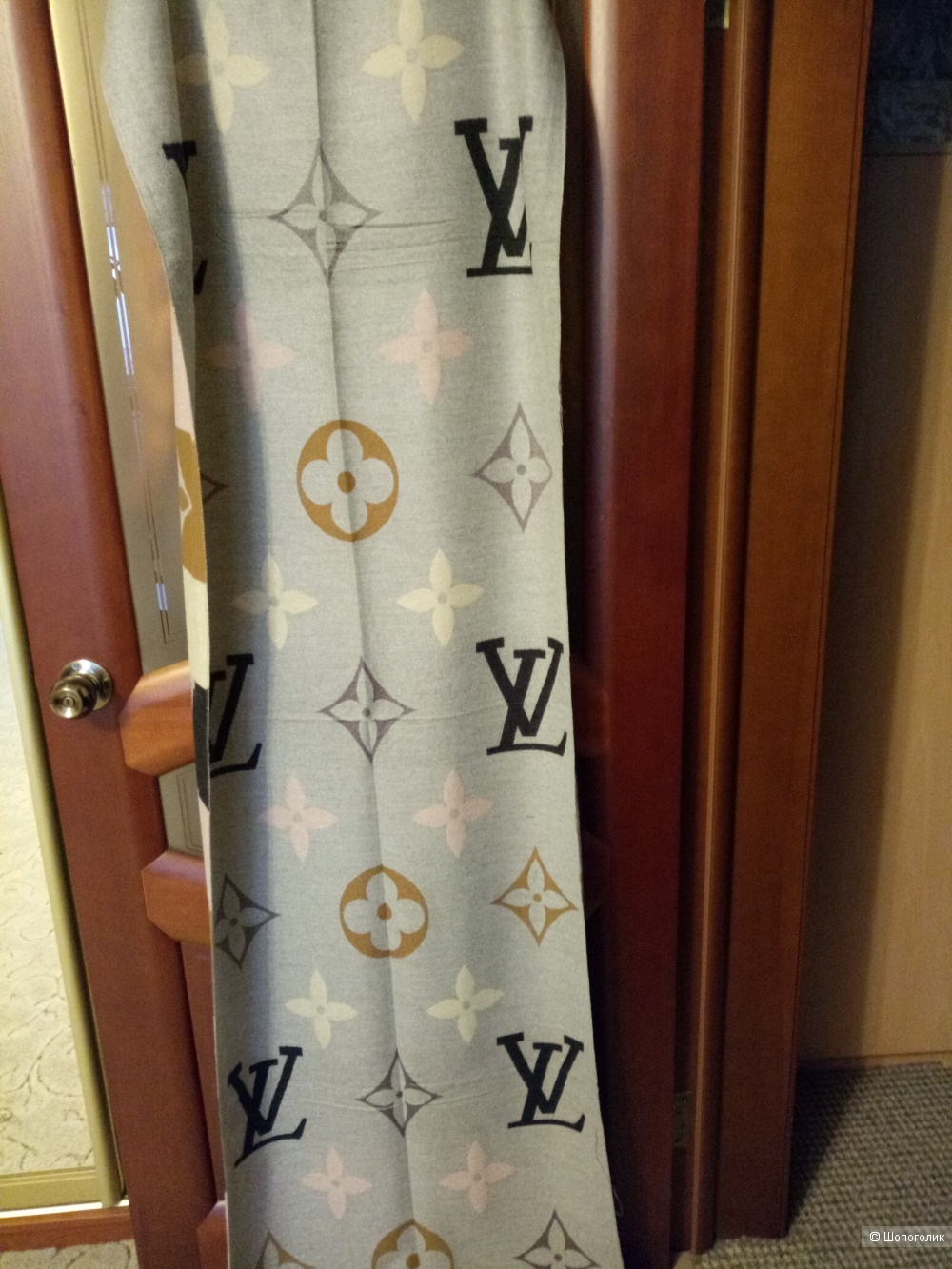 Кашемировый палантин LOUIS VUITTON,  196*63 см