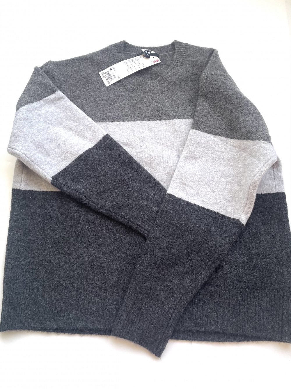 Свитер Uniqlo размер М( 46-48 )
