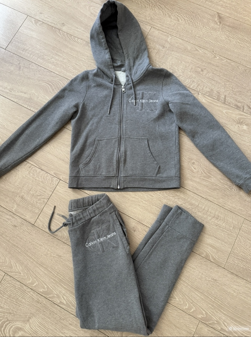 Костюм Calvin Klein размер 40/42