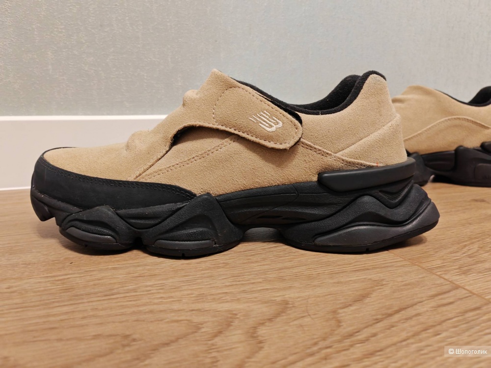 Женские кроссовки New Balance 8040, размер 40