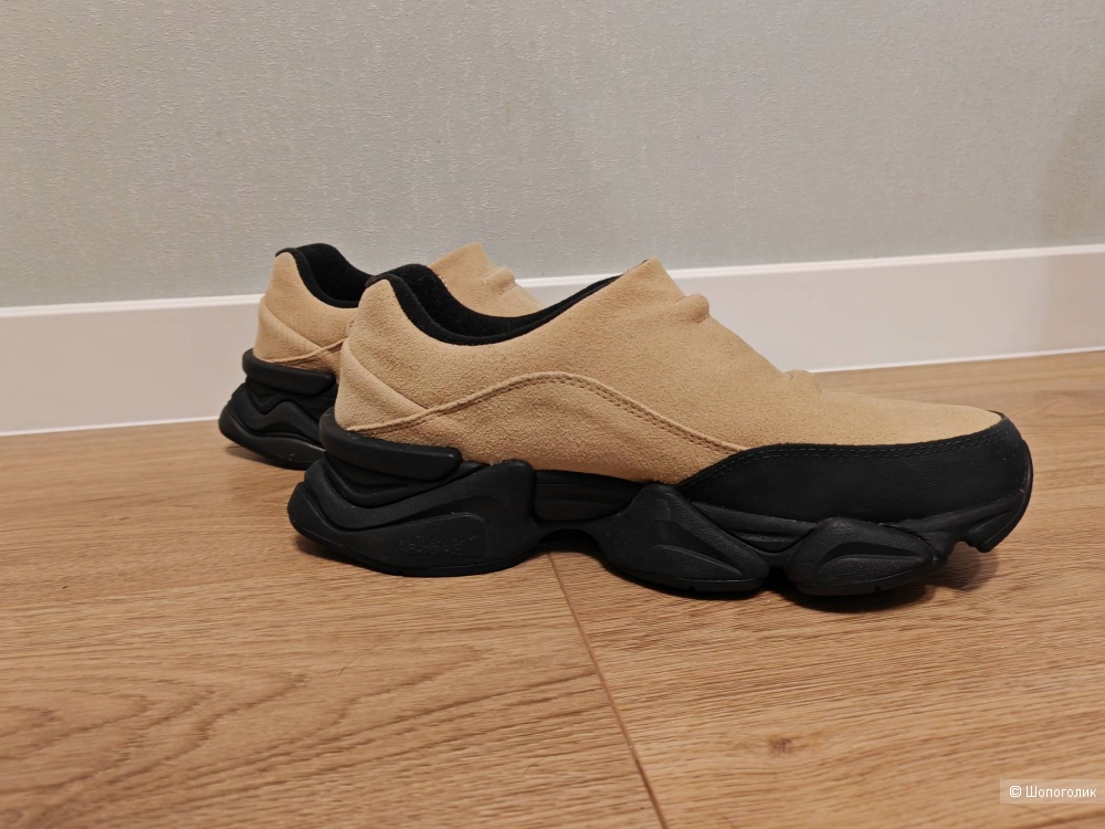 Женские кроссовки New Balance 8040, размер 40