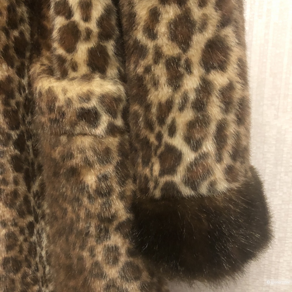 Шуба из искусственного меха с капюшоном (XL)