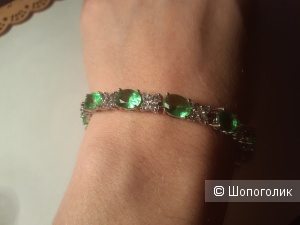 Браслет с цаворитами