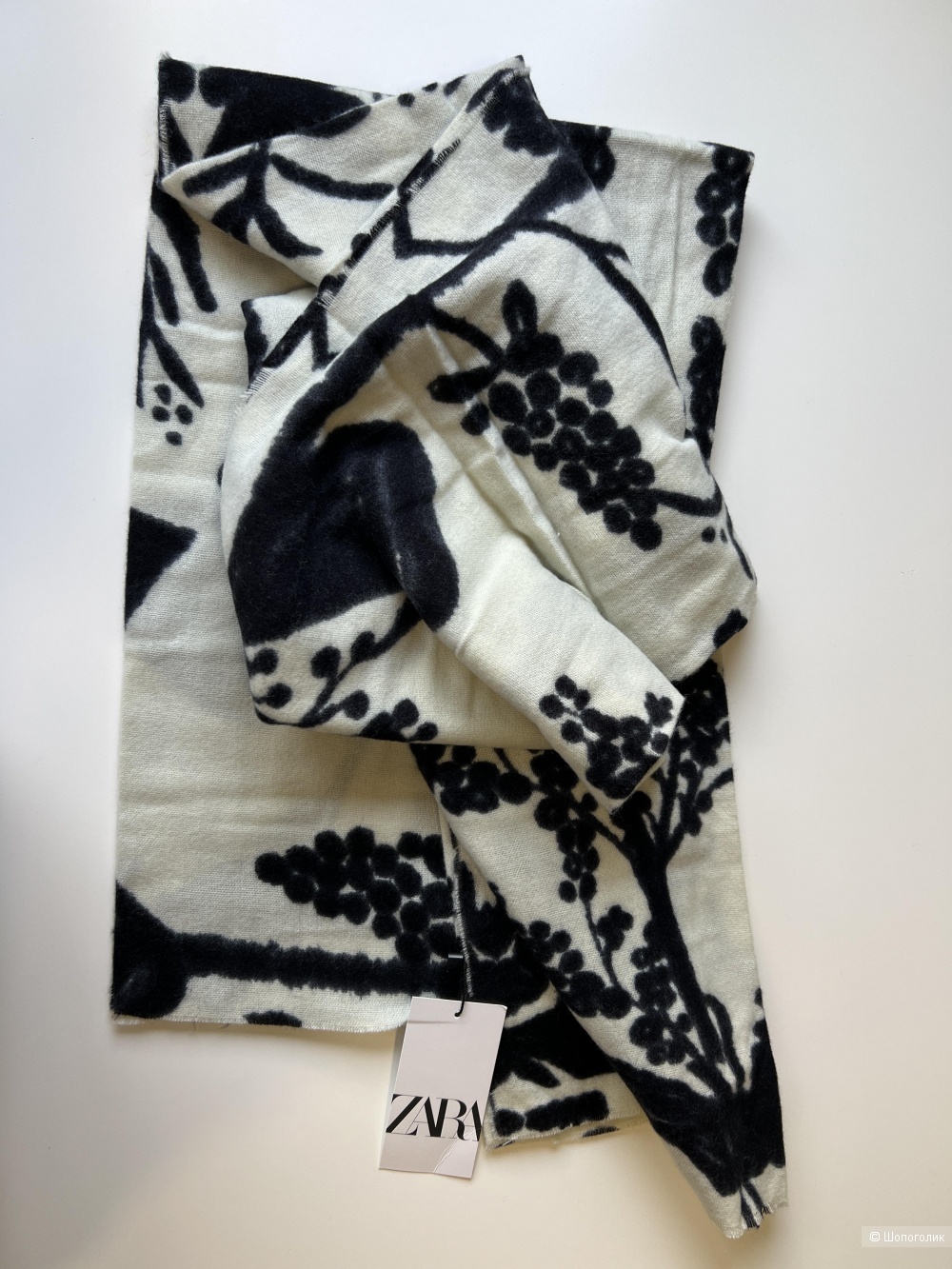 Палантин акриловый Zara черно белый