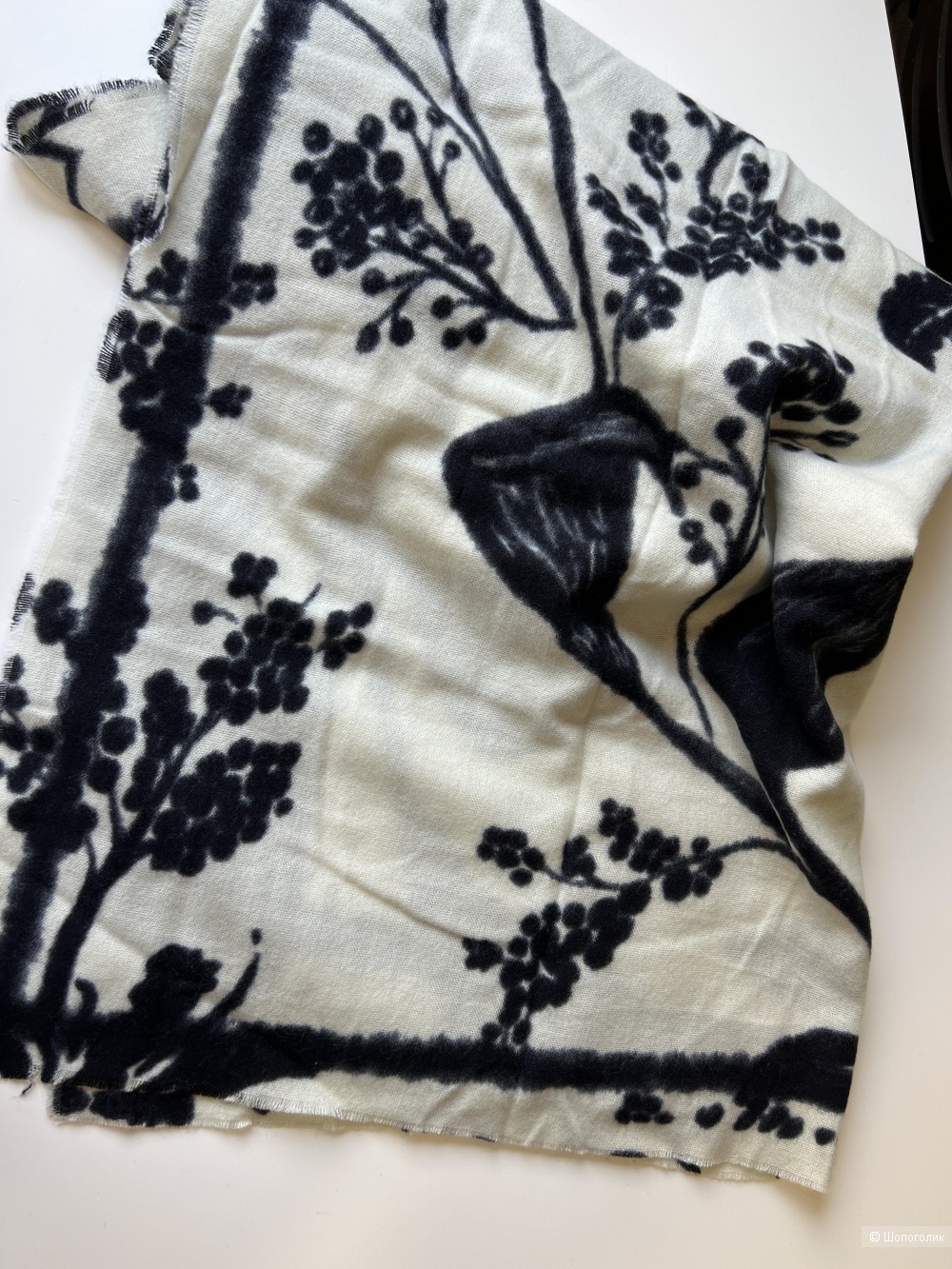 Палантин акриловый Zara черно белый