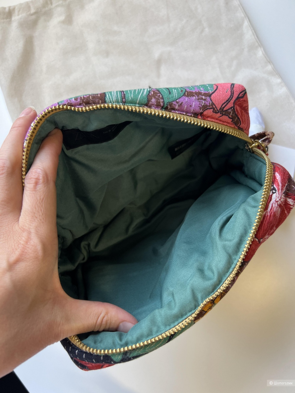 Стеганная косметичка Zara с цветочным узором