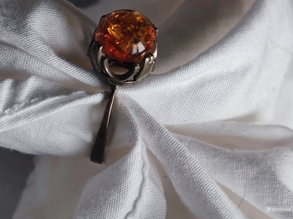 Кольцо с янтарем