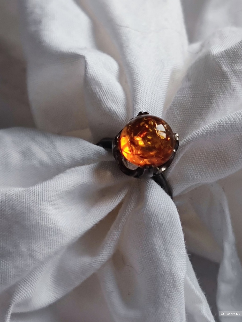 Кольцо с янтарем
