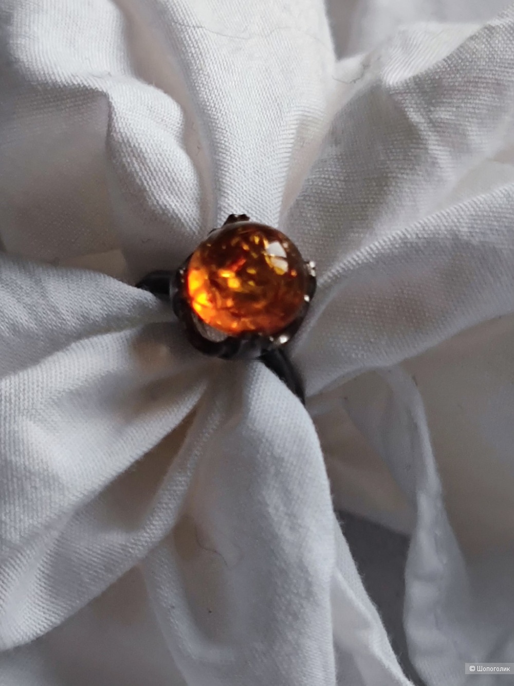 Кольцо с янтарем