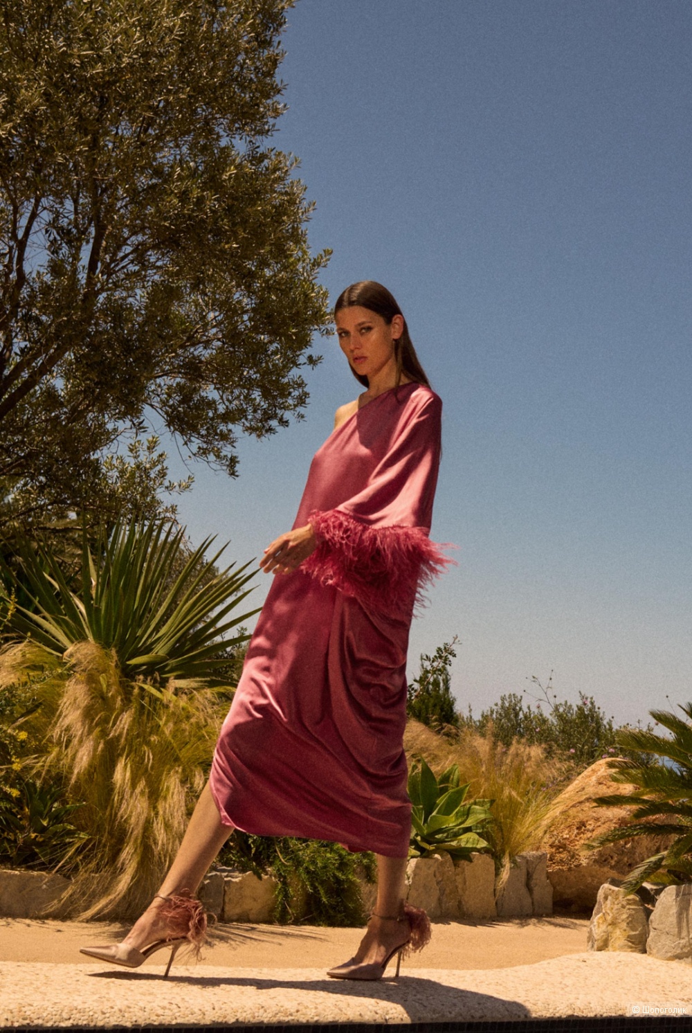 Платье Zara с перьями атласное, S