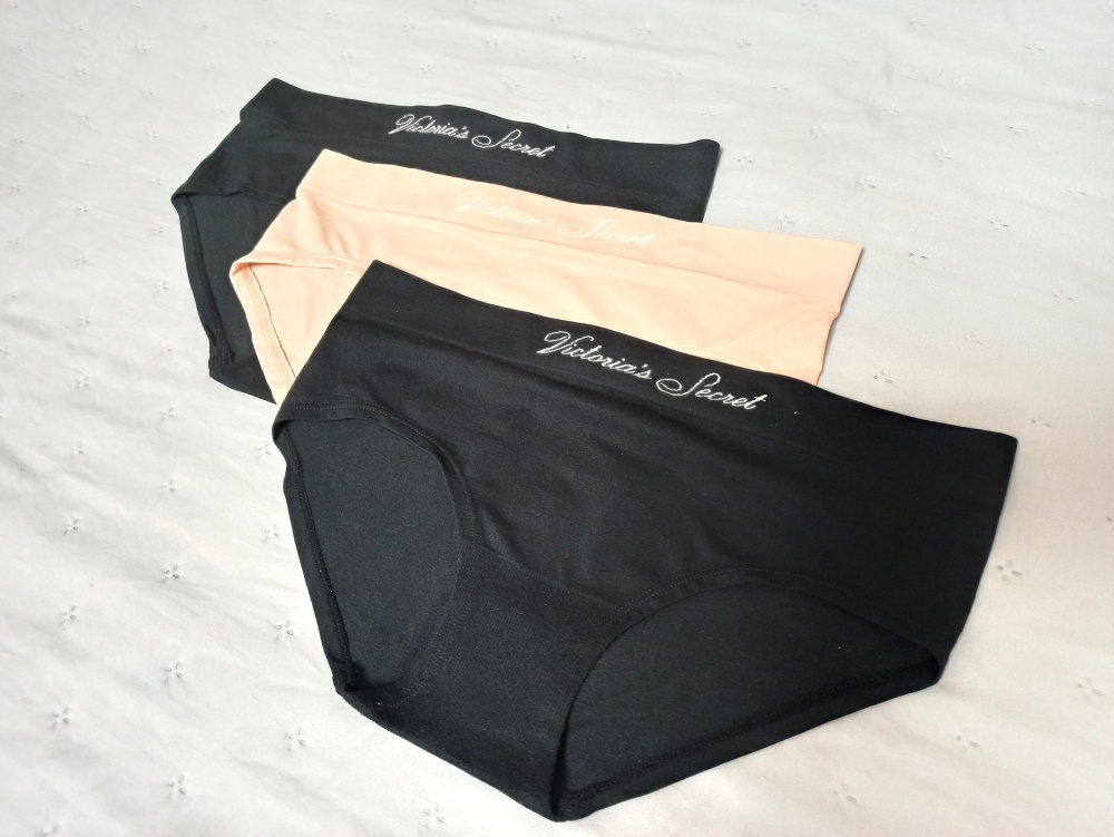 Набор трусиков Victoria's secret, M