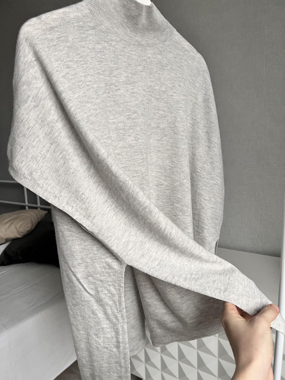 Свитер-пончо COS (XS/S, RUS 42-46)