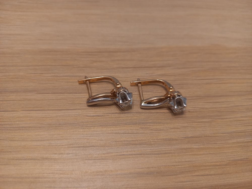 Золотые серьги с бриллиантами 585 пробы