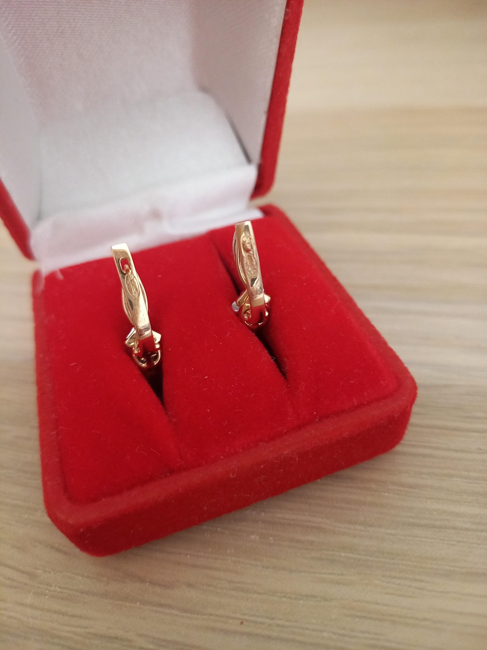 Золотые серьги с бриллиантами 585 пробы