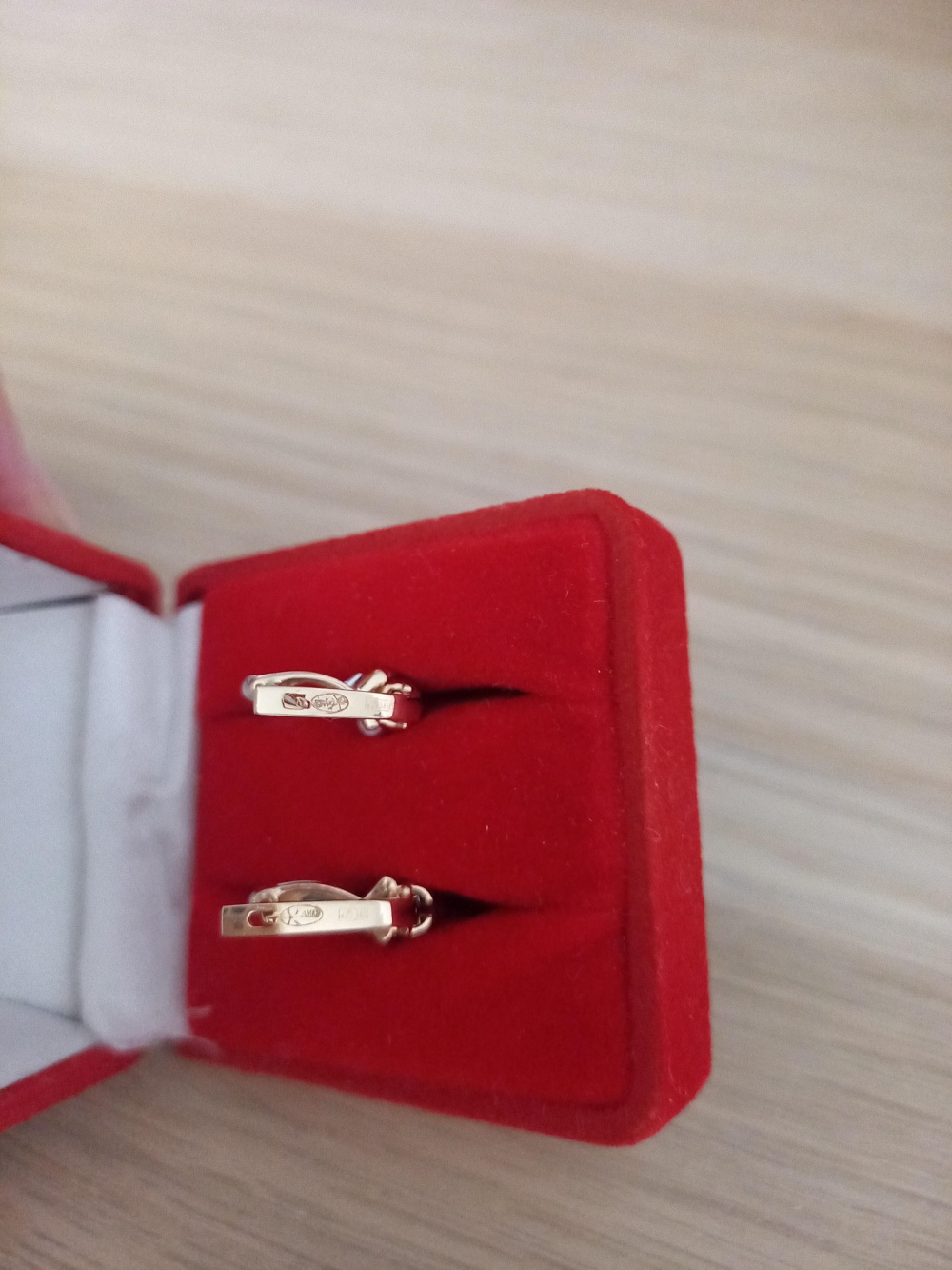 Золотые серьги с бриллиантами 585 пробы