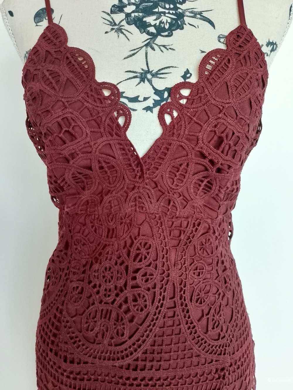 Платье кружевное коктейльное Bardot США, us 10