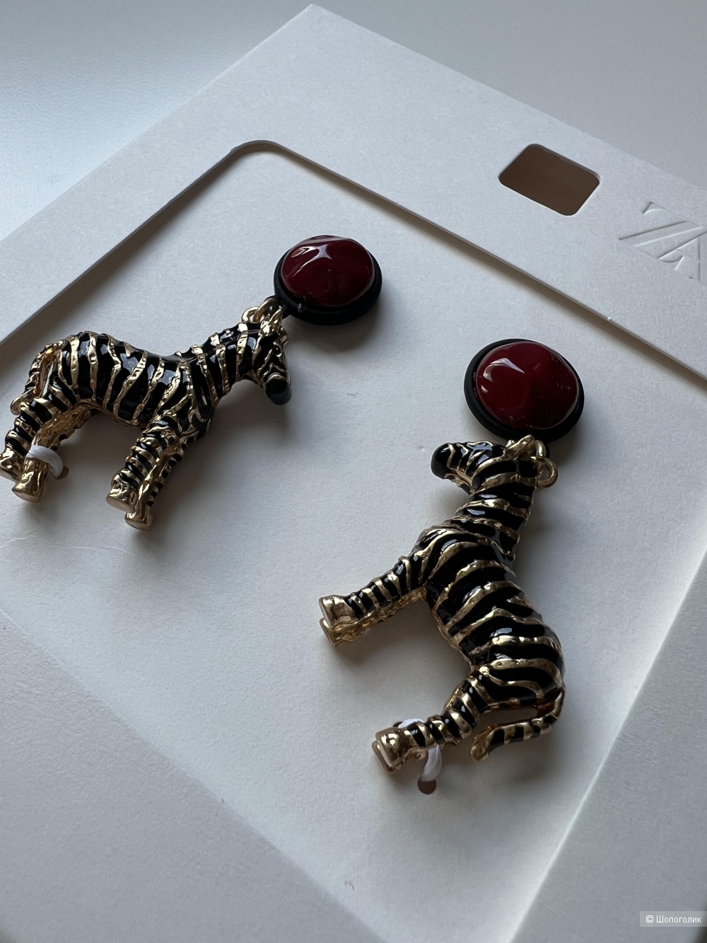 Сережки Zara в форме зебры