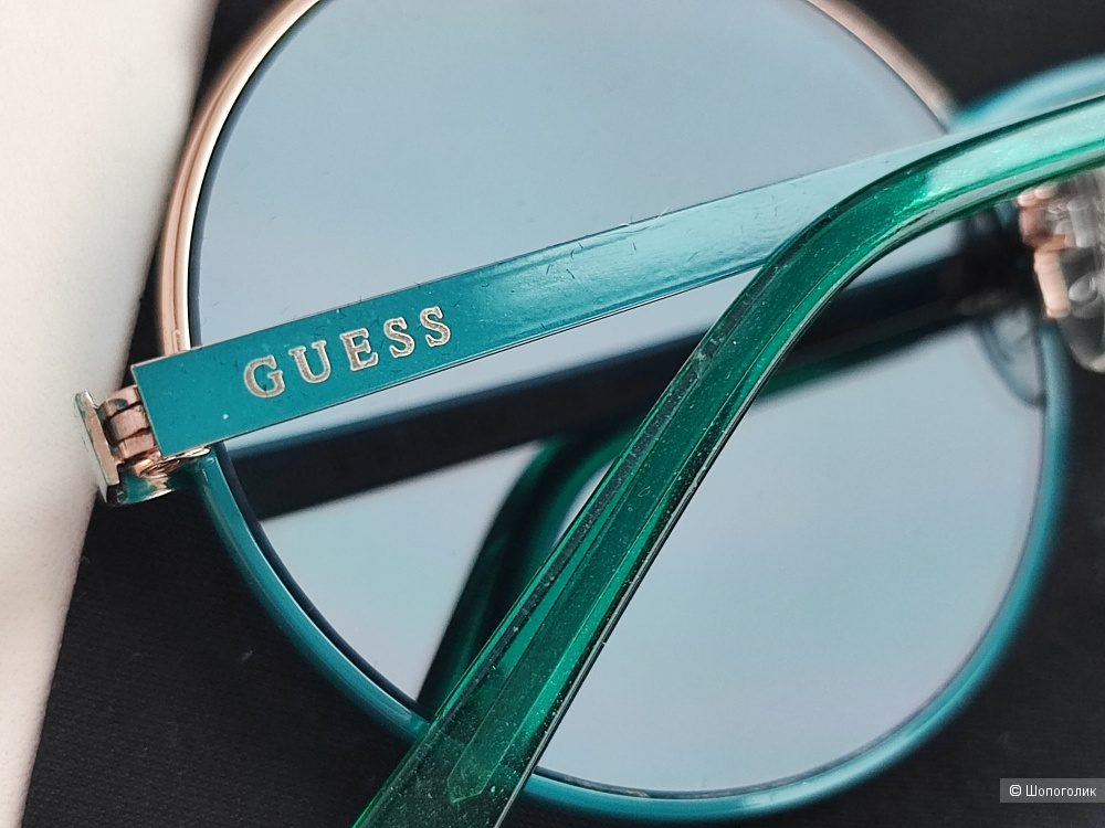Солнечные очки Guess