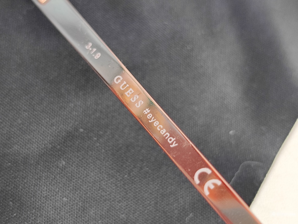 Солнечные очки Guess