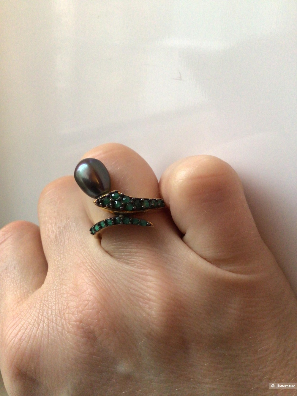 Серебряное кольцо с натуральными изумрудами и жемчугом, 17