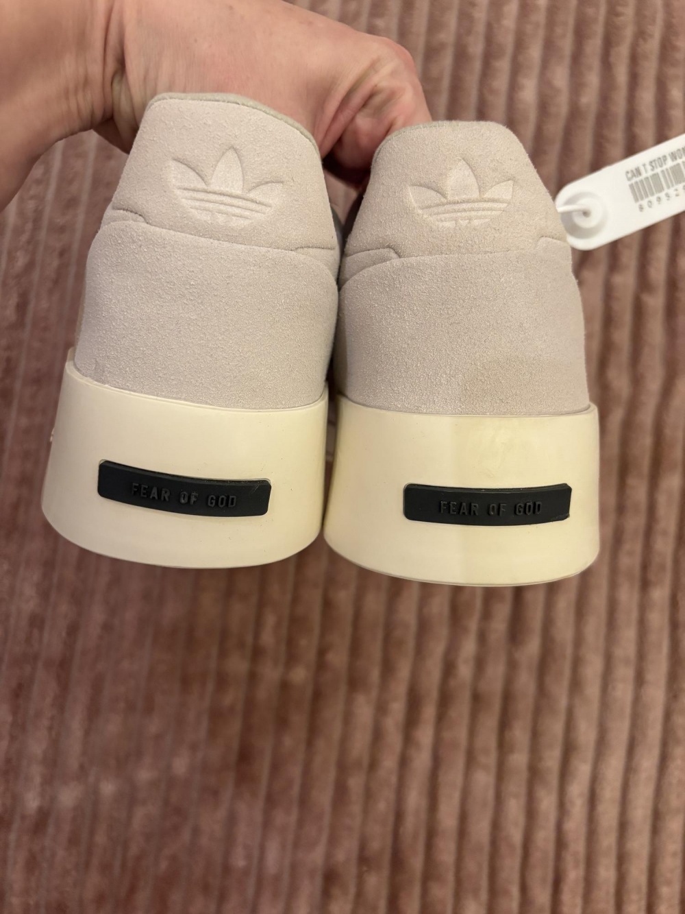 Женские кроссовки Adidas.39